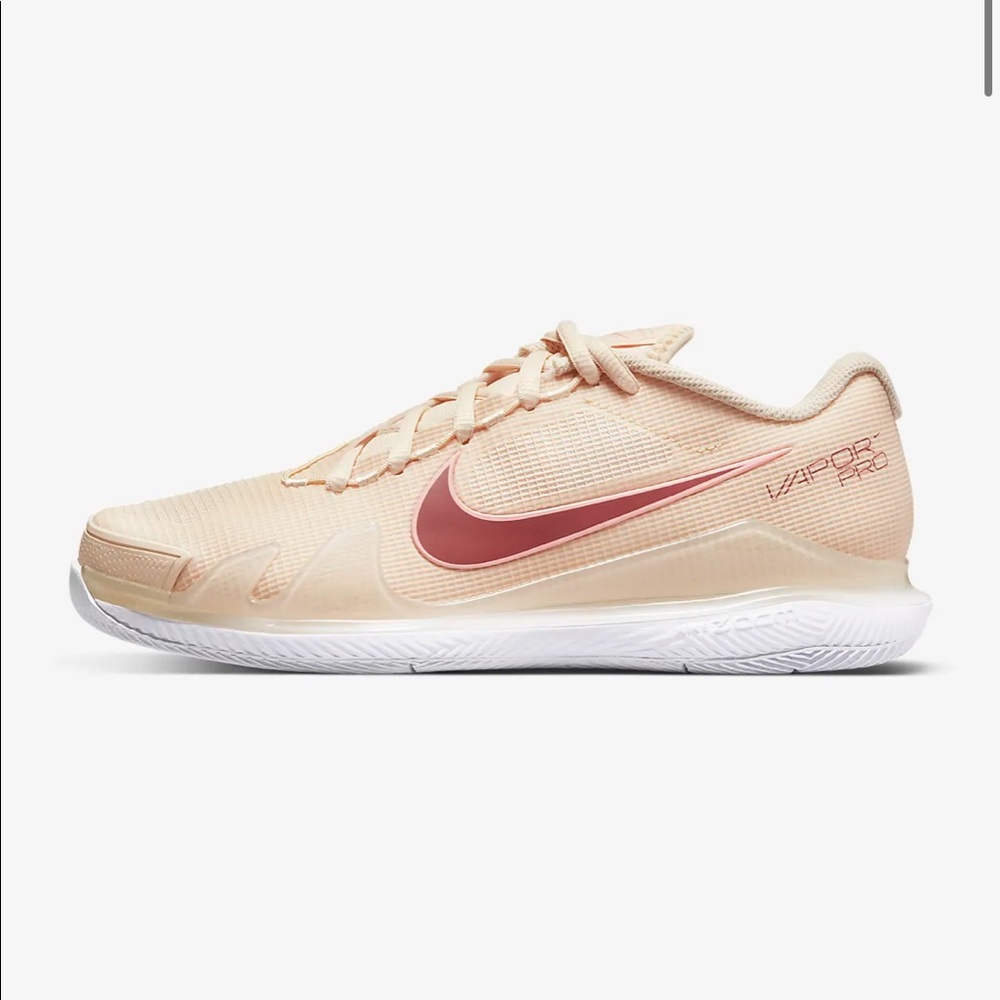 Nikecourt Women's Air Zoom Vapor Pro Tennis Shoes